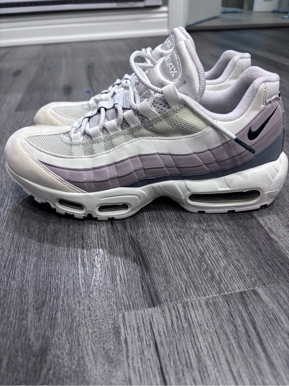 Nike Women's Air Max 95 Sneakers - Light Gray & Lavender